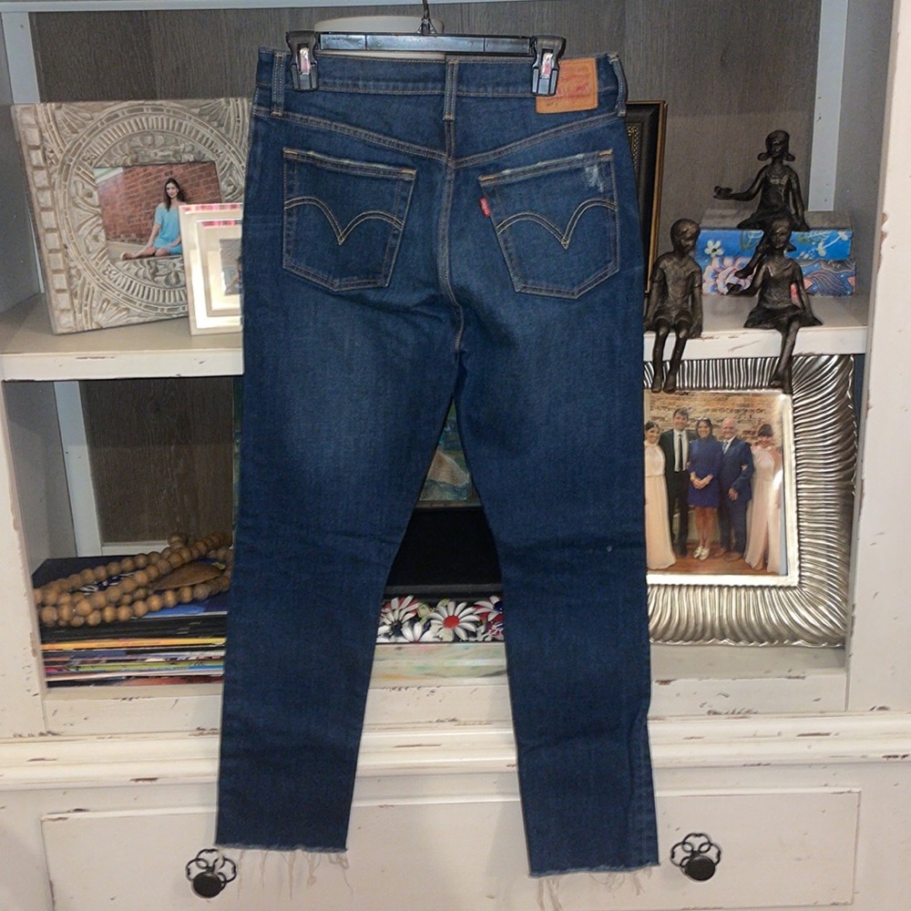 Levi’s Button Fly Distressed Jeans SZ Waist 29 Length 30 EUC - Picture 2 of 8